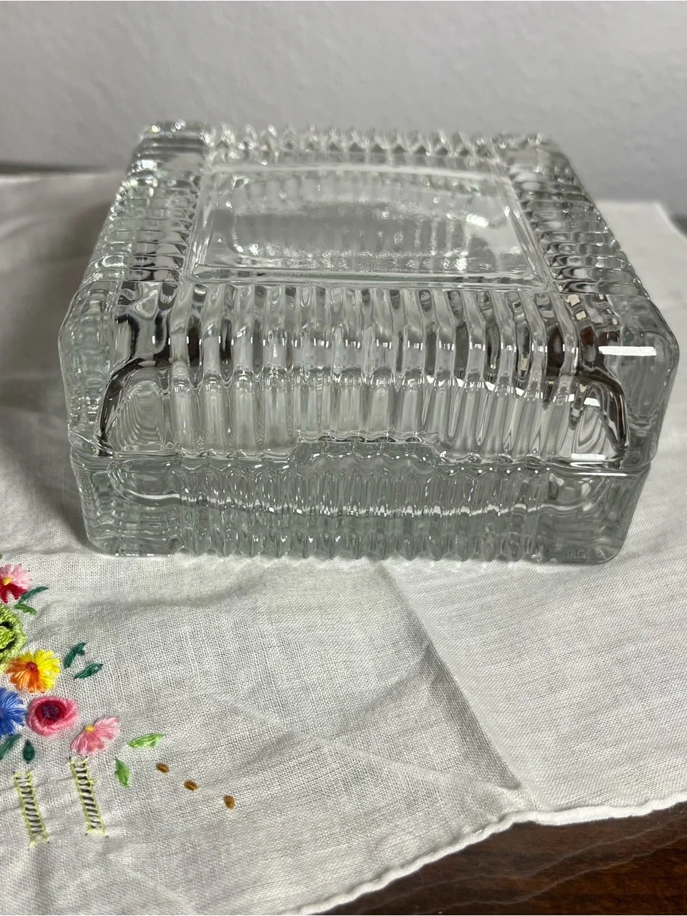 VINTAGE GLASS TRINKET BOX LIDDED SQUARE CLEAR RIBBED COLLECTIBLE MEMORABILIA